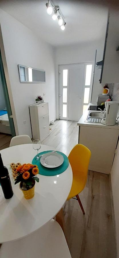 Lennida Studio Apartman Kavran Esterno foto