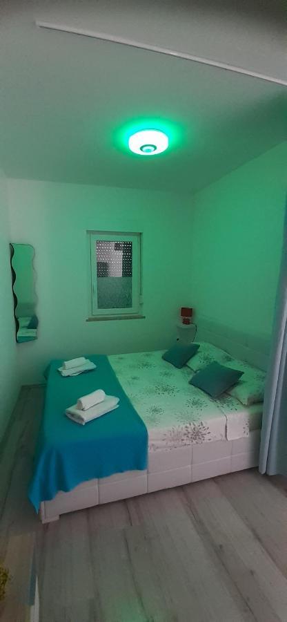 Lennida Studio Apartman Kavran Esterno foto