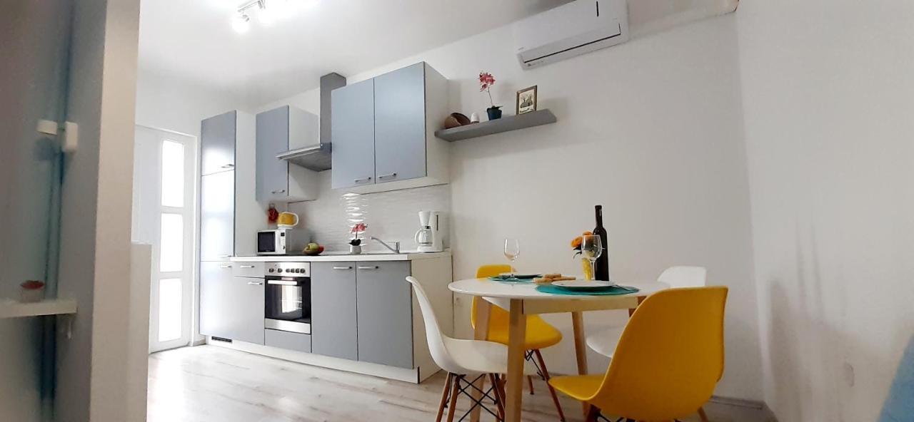 Lennida Studio Apartman Kavran Esterno foto