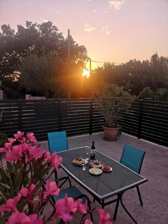 Lennida Studio Apartman Kavran Esterno foto